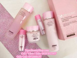 Bộ Sản Phẩm Dưỡng Da Chiết Xuất Từ Hoa Hồng 3W Clinic Flower Effect Extra Moisturizing Skin Care Set